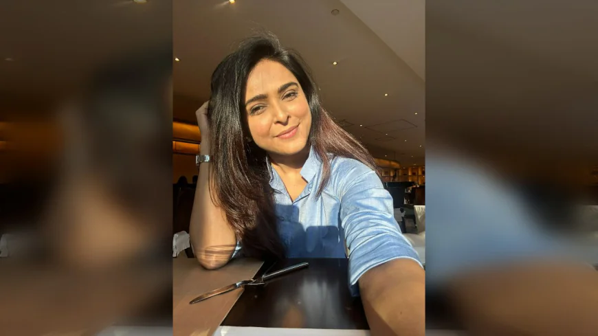 Madhurima Tuli Redefines Elegance in Effortless Kurti Look