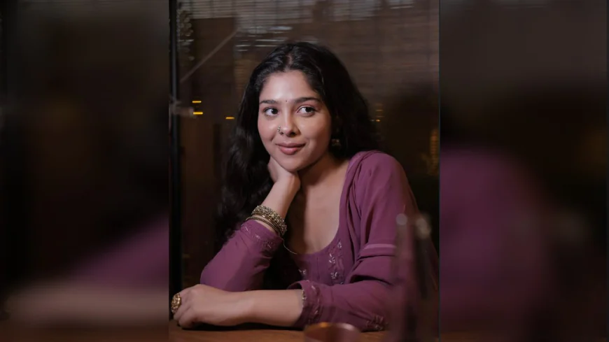 Niharika Chouksey Heads to Singapore for Honeymoon Shoot